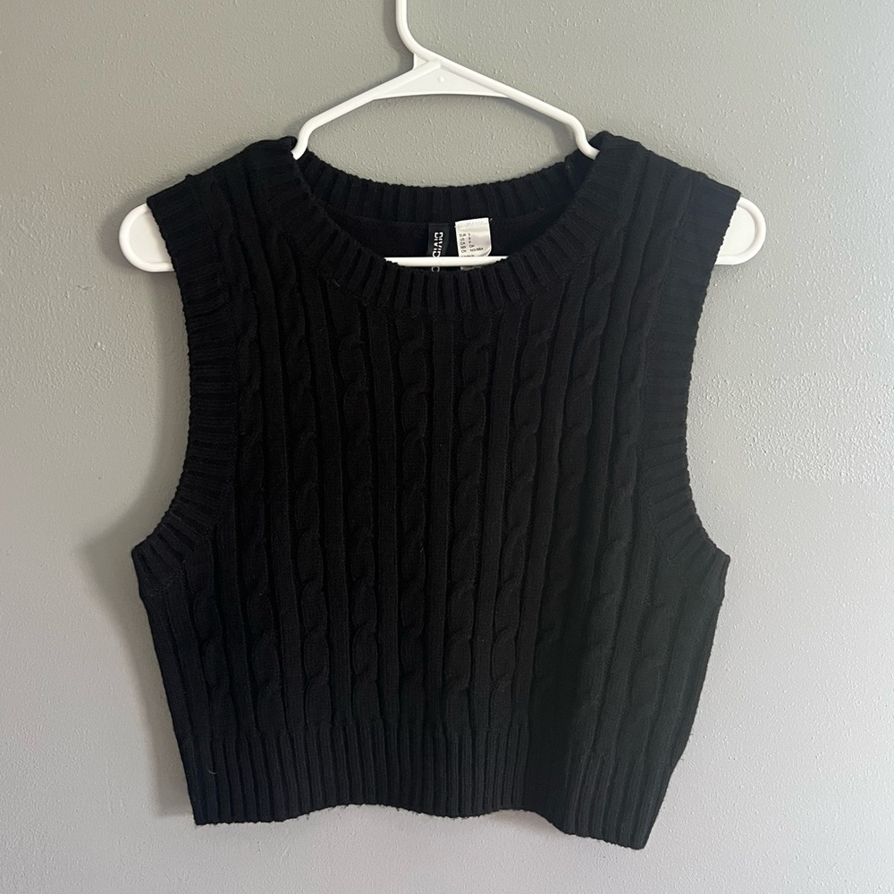 H&M Black Sweater Vest